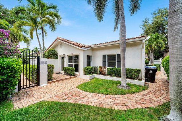 1015 SE 11th Court, Fort Lauderdale, FL 33316