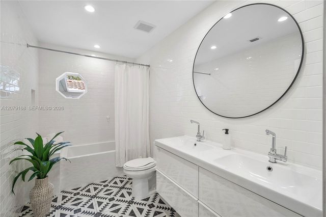 1015 SE 11th Court, Fort Lauderdale, FL 33316