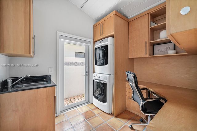 1015 SE 11th Court, Fort Lauderdale, FL 33316