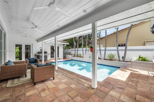 1015 SE 11th Court, Fort Lauderdale, FL 33316