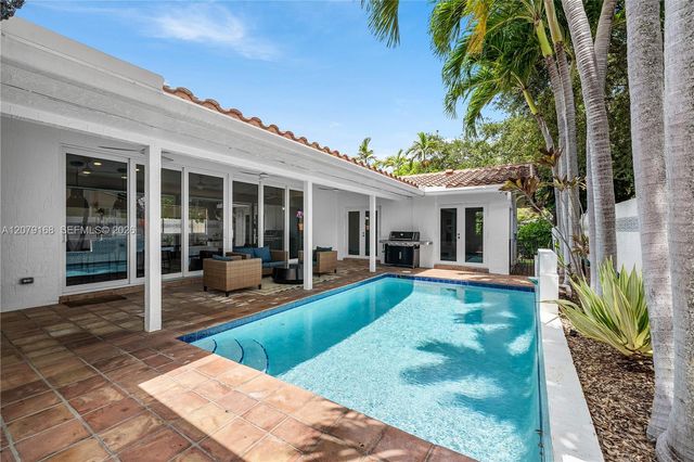 1015 SE 11th Court, Fort Lauderdale, FL 33316