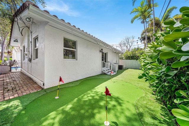 1015 SE 11th Court, Fort Lauderdale, FL 33316