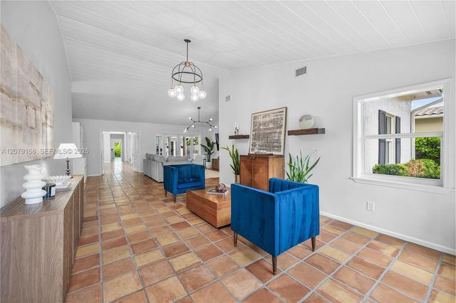 1015 SE 11th Court, Fort Lauderdale, FL 33316