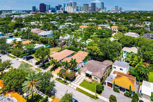 1015 SE 11th Court, Fort Lauderdale, FL 33316