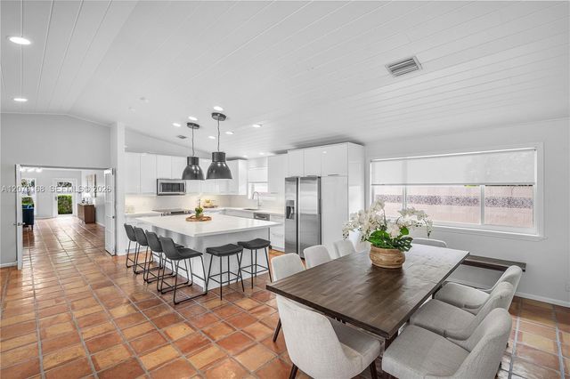 1015 SE 11th Court, Fort Lauderdale, FL 33316