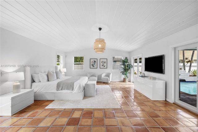 1015 SE 11th Court, Fort Lauderdale, FL 33316