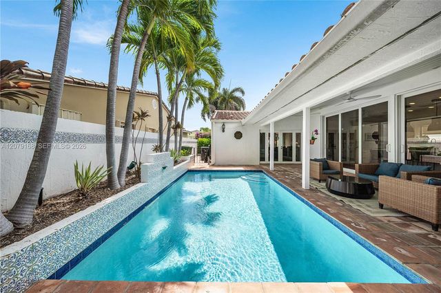 1015 SE 11th Court, Fort Lauderdale, FL 33316