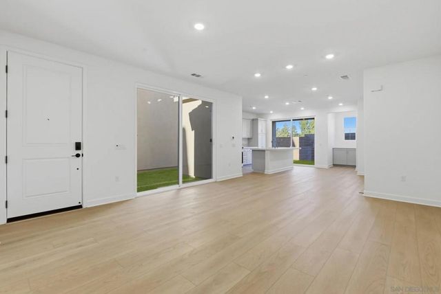 112 Village Walk Way, Ramona, CA 92065