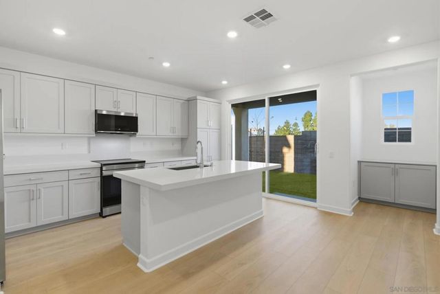 112 Village Walk Way, Ramona, CA 92065