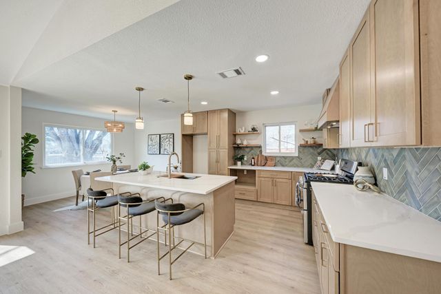 1311 Meadgreen DR, Austin, TX 78758