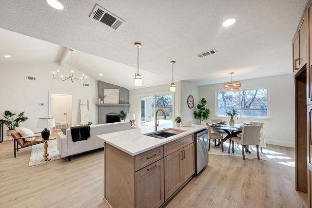 1311 Meadgreen DR, Austin, TX 78758