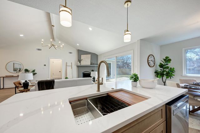 1311 Meadgreen DR, Austin, TX 78758