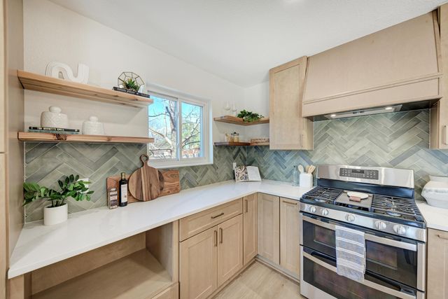 1311 Meadgreen DR, Austin, TX 78758