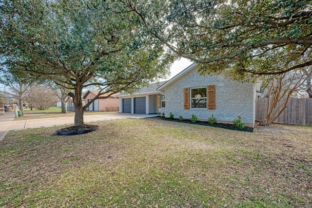 1311 Meadgreen DR, Austin, TX 78758