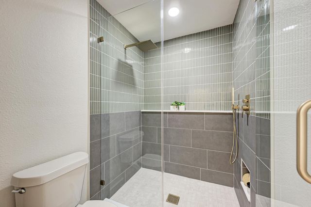 1311 Meadgreen DR, Austin, TX 78758