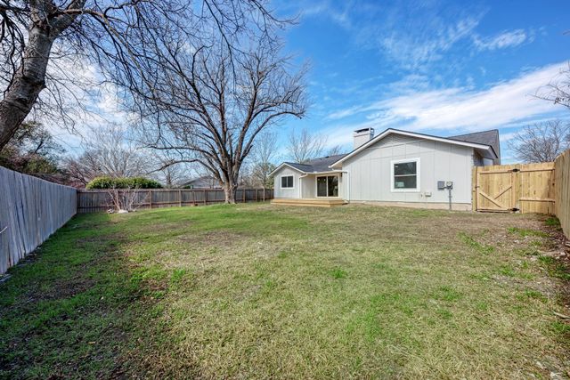 1311 Meadgreen DR, Austin, TX 78758