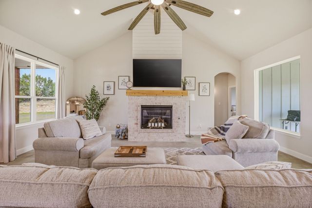 2025 Schooner Way, Bluff Dale, TX 76433