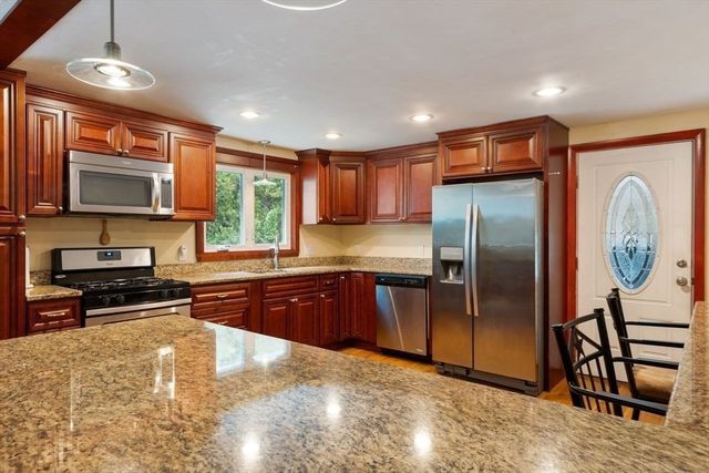12 Mansfield Street, Peabody, MA 01960