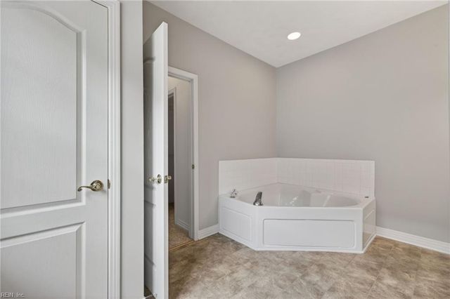 2672 Einstein DR, Virginia Beach, VA 23456