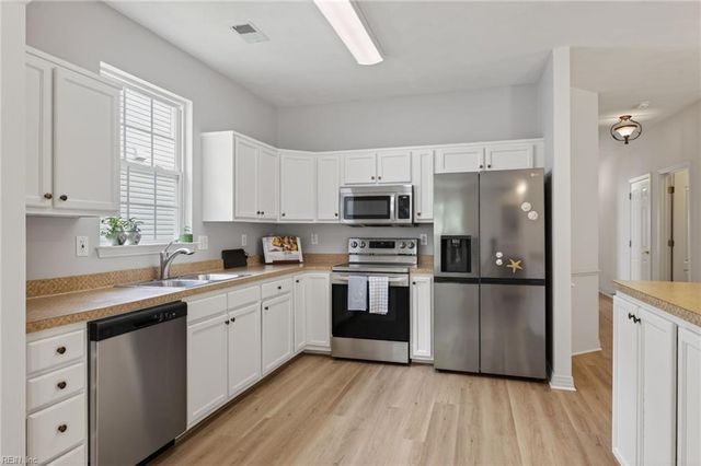 2672 Einstein DR, Virginia Beach, VA 23456