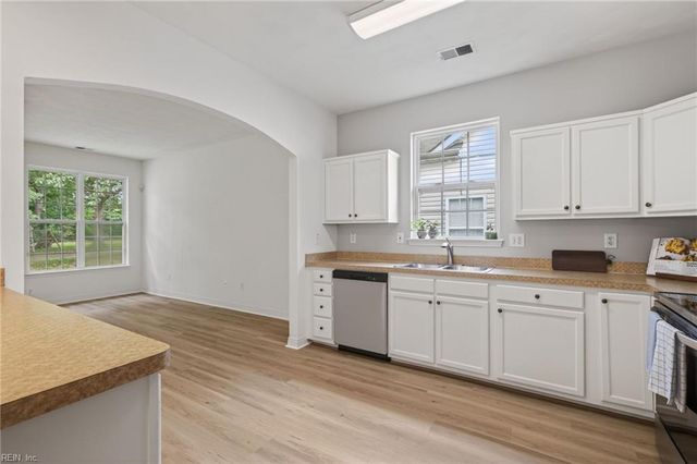 2672 Einstein DR, Virginia Beach, VA 23456