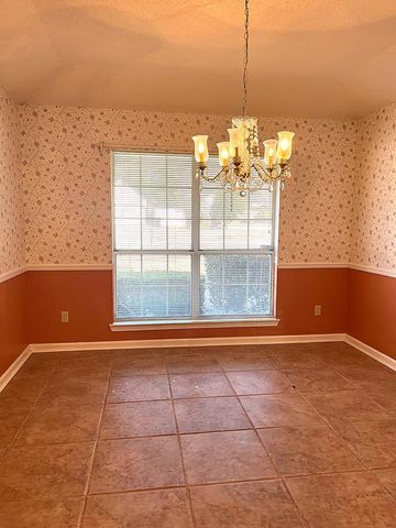 818 Wimbledon Dr, Dothan, AL 36305