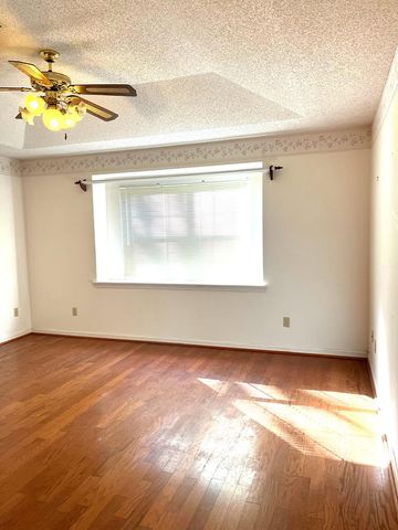 818 Wimbledon Dr, Dothan, AL 36305