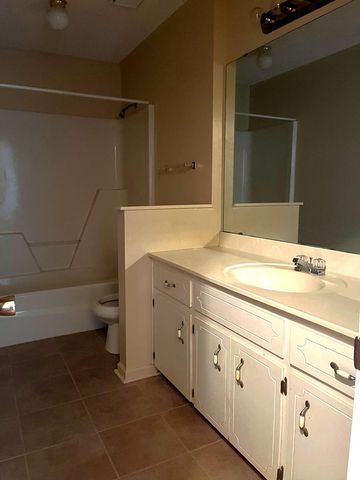 818 Wimbledon Dr, Dothan, AL 36305