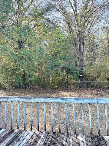 818 Wimbledon Dr, Dothan, AL 36305