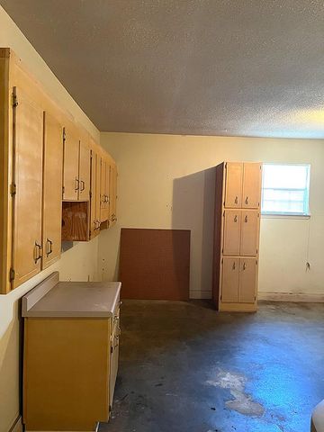 818 Wimbledon Dr, Dothan, AL 36305