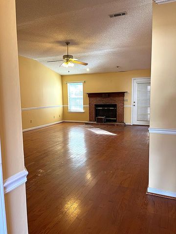 818 Wimbledon Dr, Dothan, AL 36305