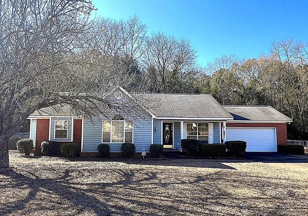 818 Wimbledon Dr, Dothan, AL 36305