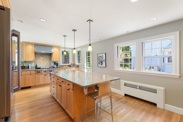 10 Hillsdale Rd, Arlington, MA 02476