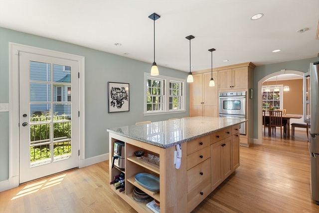 10 Hillsdale Rd, Arlington, MA 02476