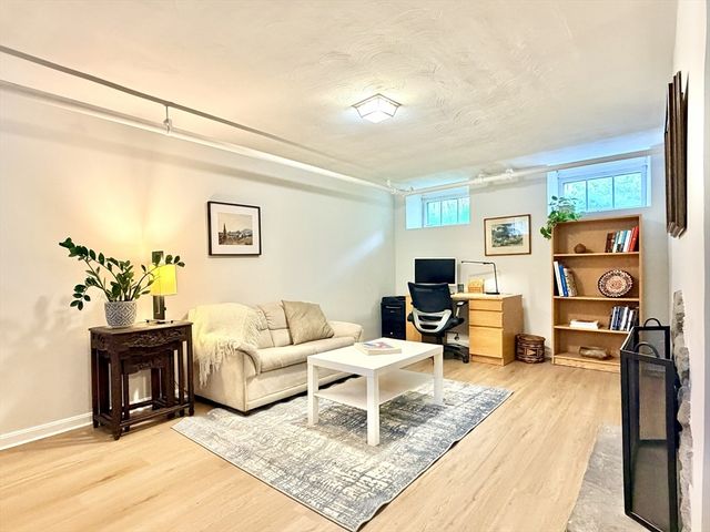 10 Hillsdale Rd, Arlington, MA 02476