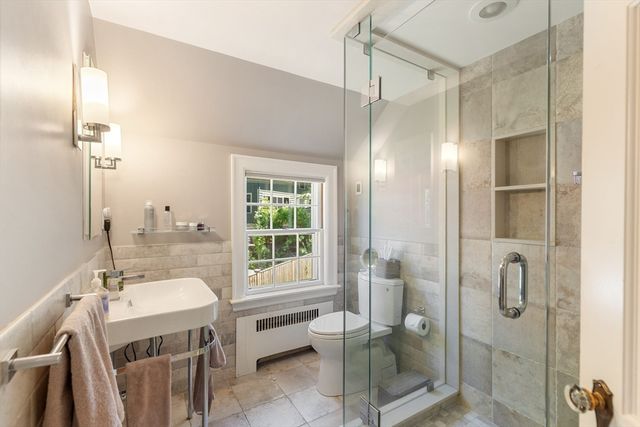 10 Hillsdale Rd, Arlington, MA 02476
