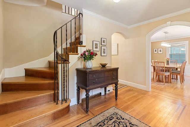 10 Hillsdale Rd, Arlington, MA 02476