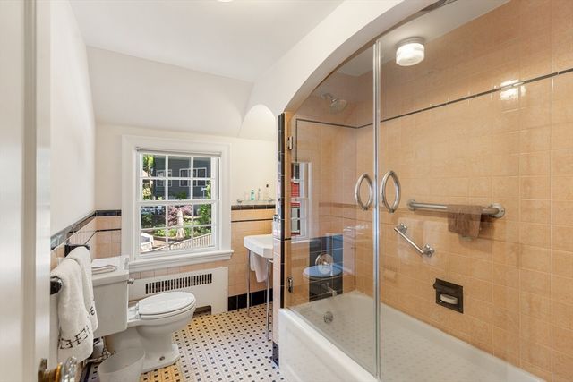 10 Hillsdale Rd, Arlington, MA 02476