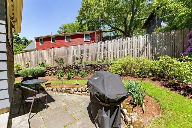 10 Hillsdale Rd, Arlington, MA 02476
