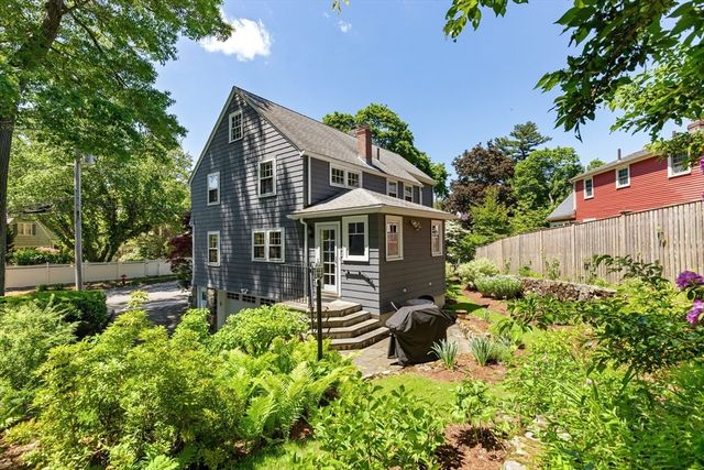 10 Hillsdale Rd, Arlington, MA 02476
