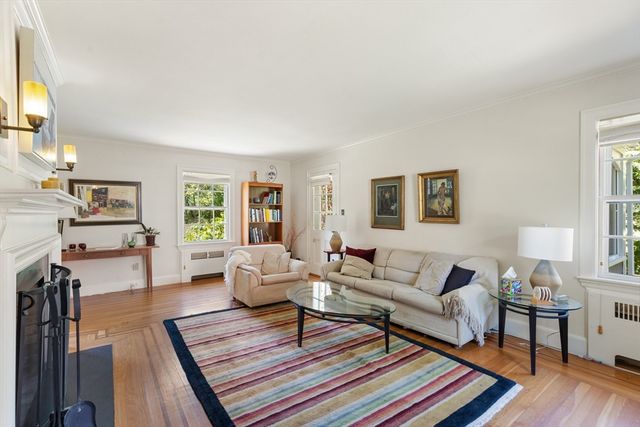 10 Hillsdale Rd, Arlington, MA 02476