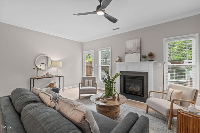 1048 Mica Lamp Court, Apex, NC 27502
