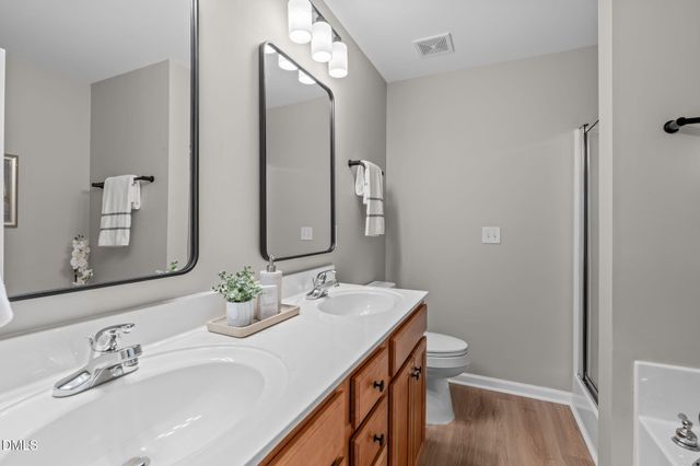 1048 Mica Lamp Court, Apex, NC 27502