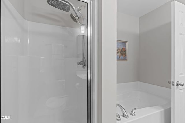 1048 Mica Lamp Court, Apex, NC 27502
