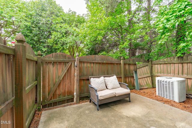 1048 Mica Lamp Court, Apex, NC 27502