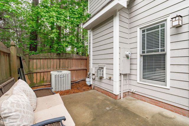 1048 Mica Lamp Court, Apex, NC 27502