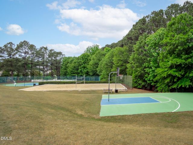 1048 Mica Lamp Court, Apex, NC 27502
