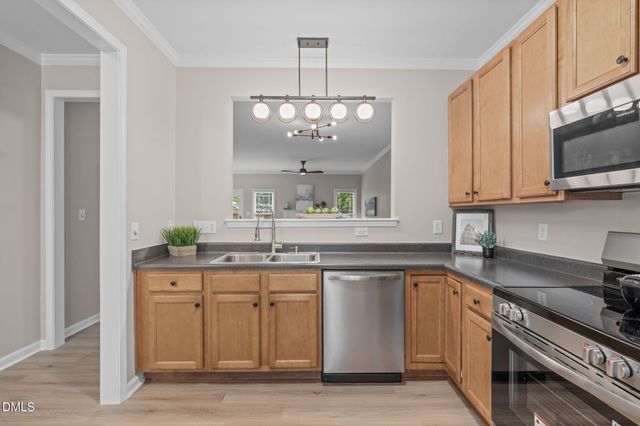 1048 Mica Lamp Court, Apex, NC 27502