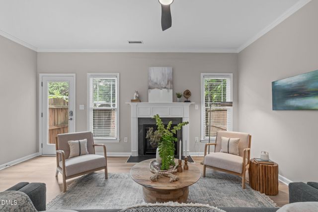 1048 Mica Lamp Court, Apex, NC 27502