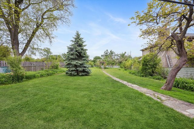 33 Chestnut Avenue, Clarendon Hills, IL 60514
